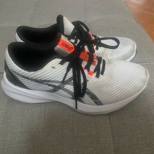 Asics versablast running sneakers